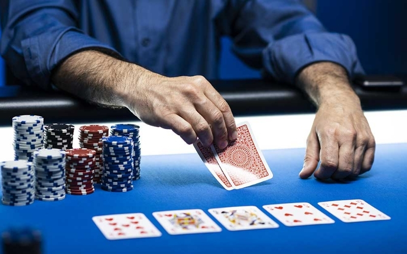 Fold ở các vòng cược Preflop và Postflop