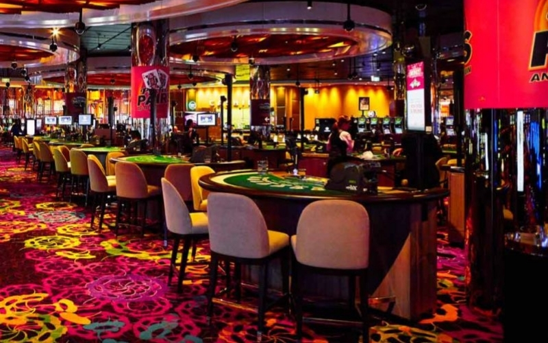 Cơ Chế "Gaming Floor" (Sàn Cờ Bạc) Trong Thiết Kế Casino là gì? Mục đích của cách bố trí này.