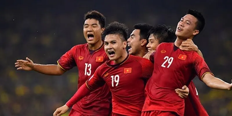 Yếu tố ảnh hưởng bản quyền truyền hình bóng đá Việt Nam 2025