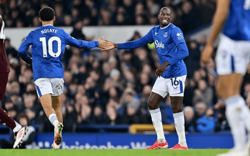 Cầu Thủ Nổi Bật Và Vai Trò