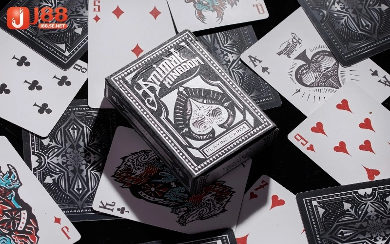 Sự ra đời của bộ bài 52 lá: Tại sao lại là con số 52?