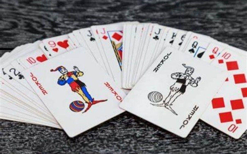 Giải mã ý nghĩa biểu tượng và hình ảnh chú hề Jester