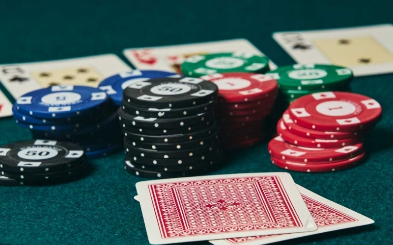 Chiến lược chơi Poker Tournament dài hạn
