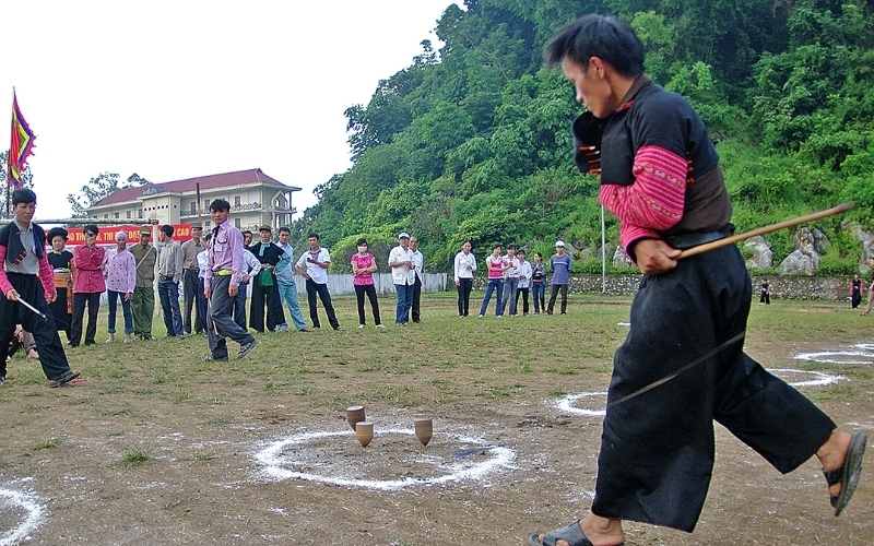 Đẩy gậy - Sức mạnh và bản lĩnh của những chàng trai bản làng