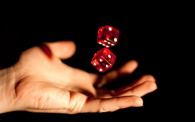Tại sao việc tung xúc xắc lại mang lại cảm giác hồi hộp