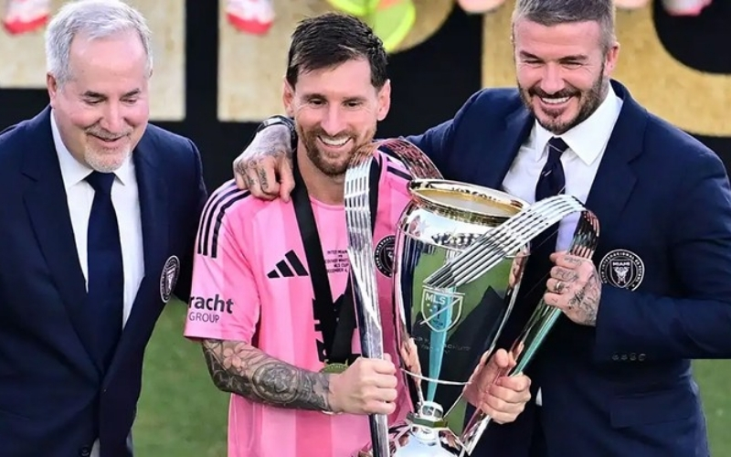 Tổng kết mùa giải Những bất ngờ và kỷ nguyên mới của bóng đá