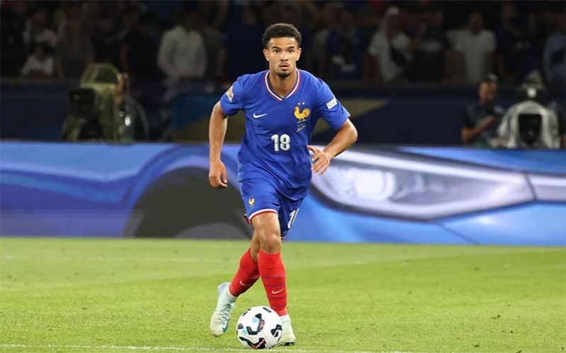 Warren Zaire-Emery Thần đồng PSG chiếm lĩnh tuyến giữa tuyển Pháp