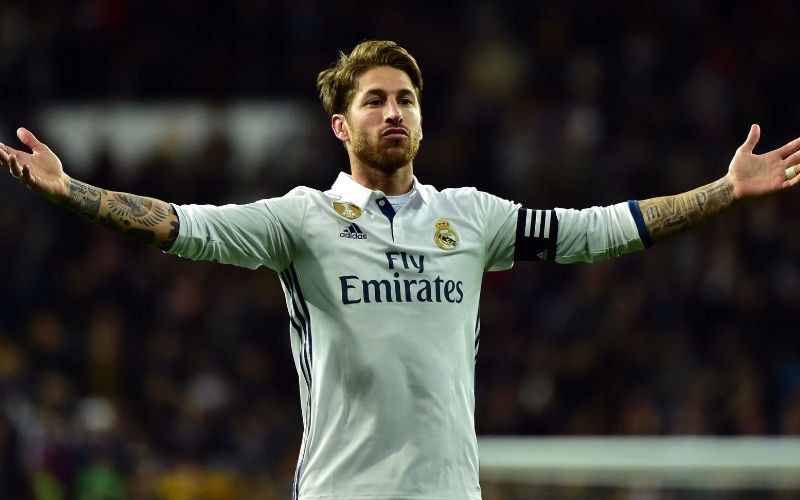 Cầu thủ Sergio Ramos là hậu vệ vững chắc trên sân bóng đá