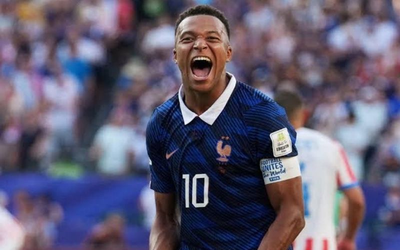 Khám phá tốc độ chớp nhoáng và khả năng dứt điểm hiểm hóc của Kylian Mbappe