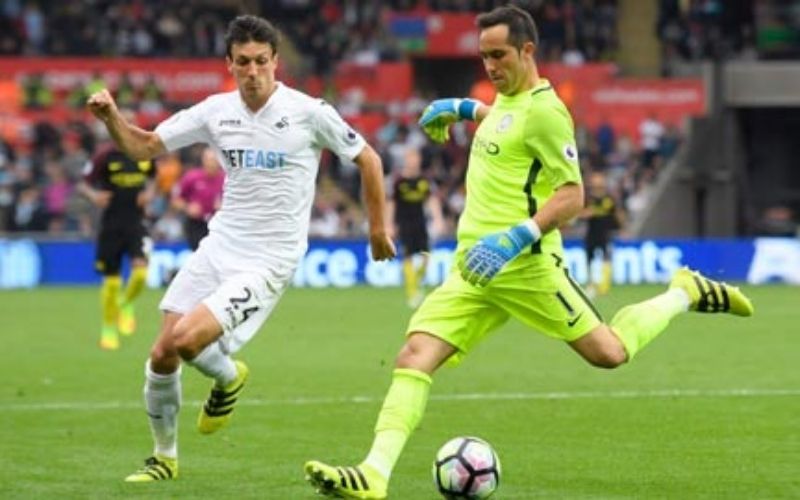 Luật chuyền về cho thủ môn Lịch sử và bước ngoặt chiến thuật quan trọng