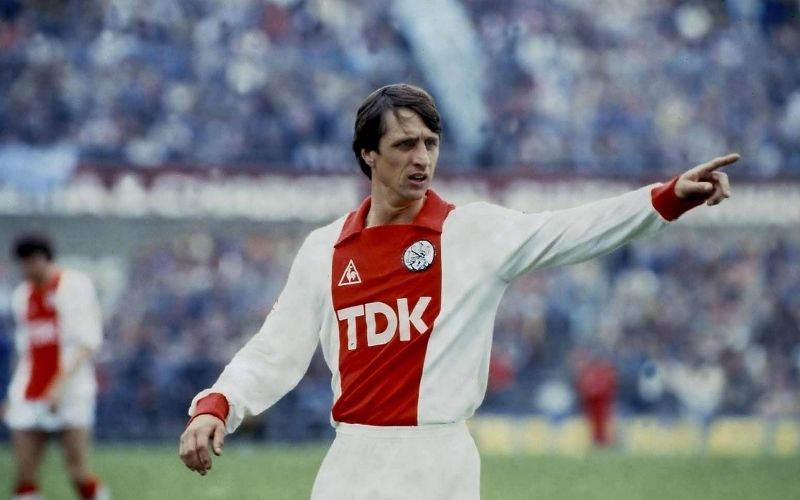 Những nguyên tắc cốt lõi vận hành hệ thống Total Football