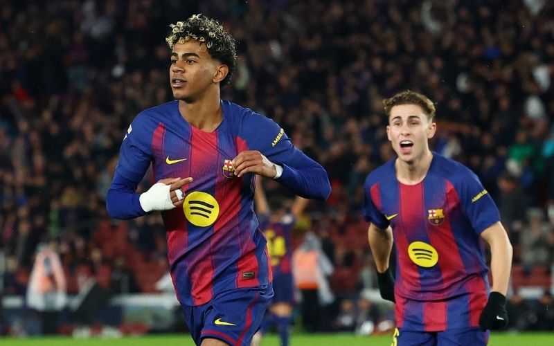 Sức bật mạnh mẽ và triết lý tấn công tổng lực của Barcelona