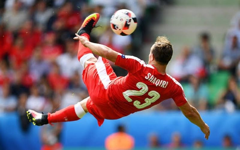 Nghệ Thuật Sút Bóng Nốt Kéo (Knuckleball) Cú Sút Khó Lường Của Các Siêu Sao